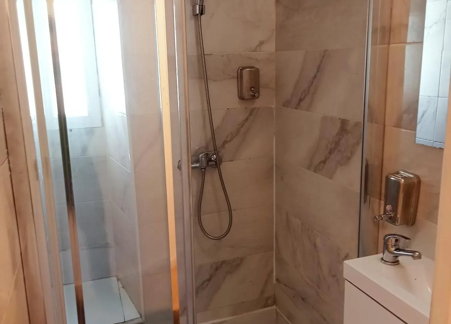 Guest house Sylhet Bnb Lisbon Portugal